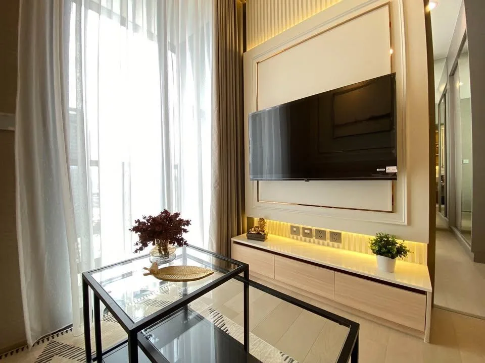 Property photos for The Extro Phayathai-rangnam