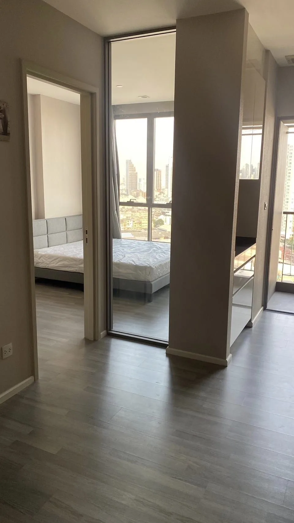 Property photos for The Room Sathorn - St.Louis