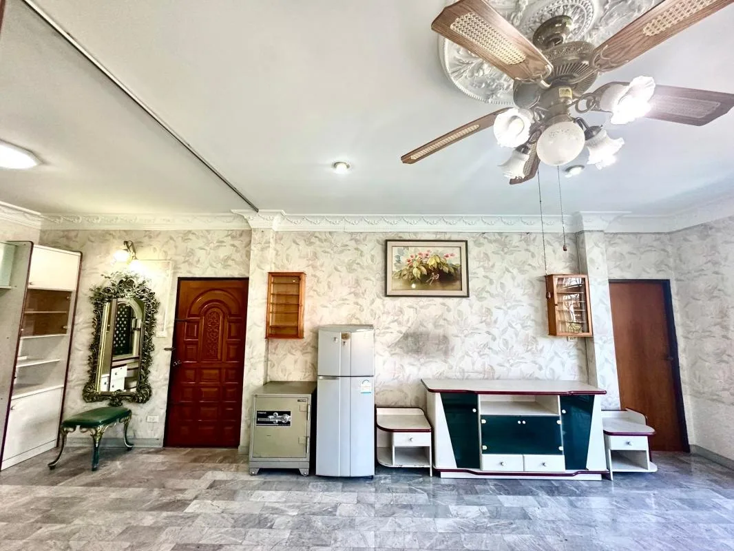 Property photos for Single House 4/109