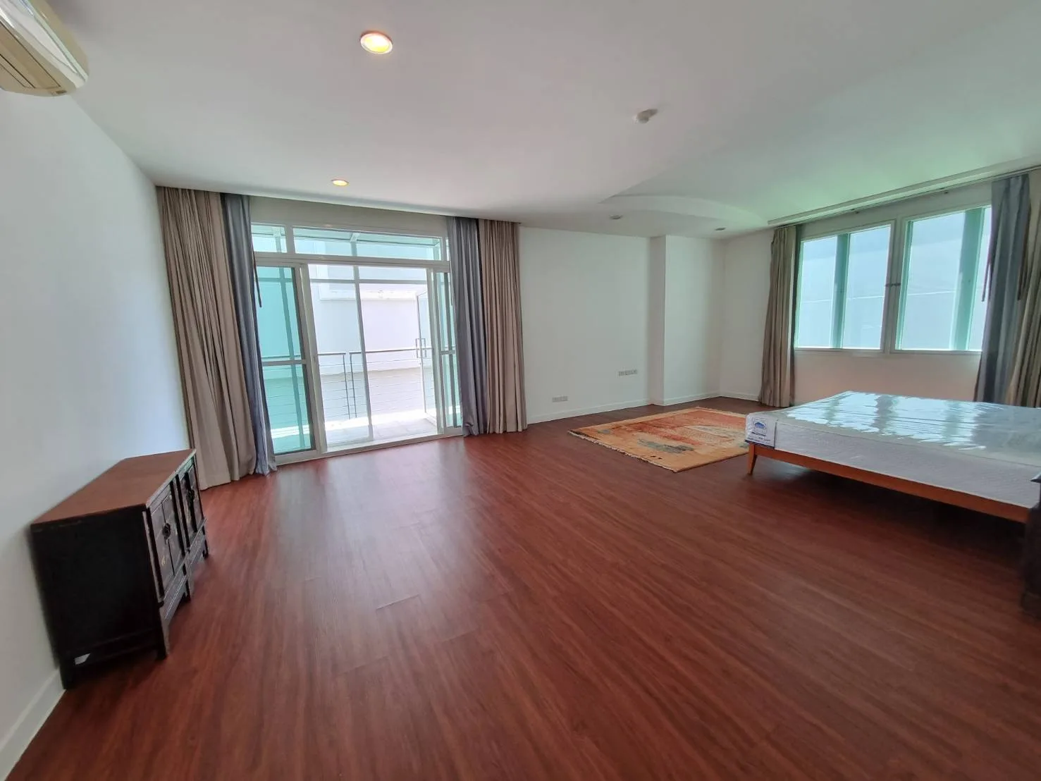Property photos for The Verandah - Sukhumvit Soi 23