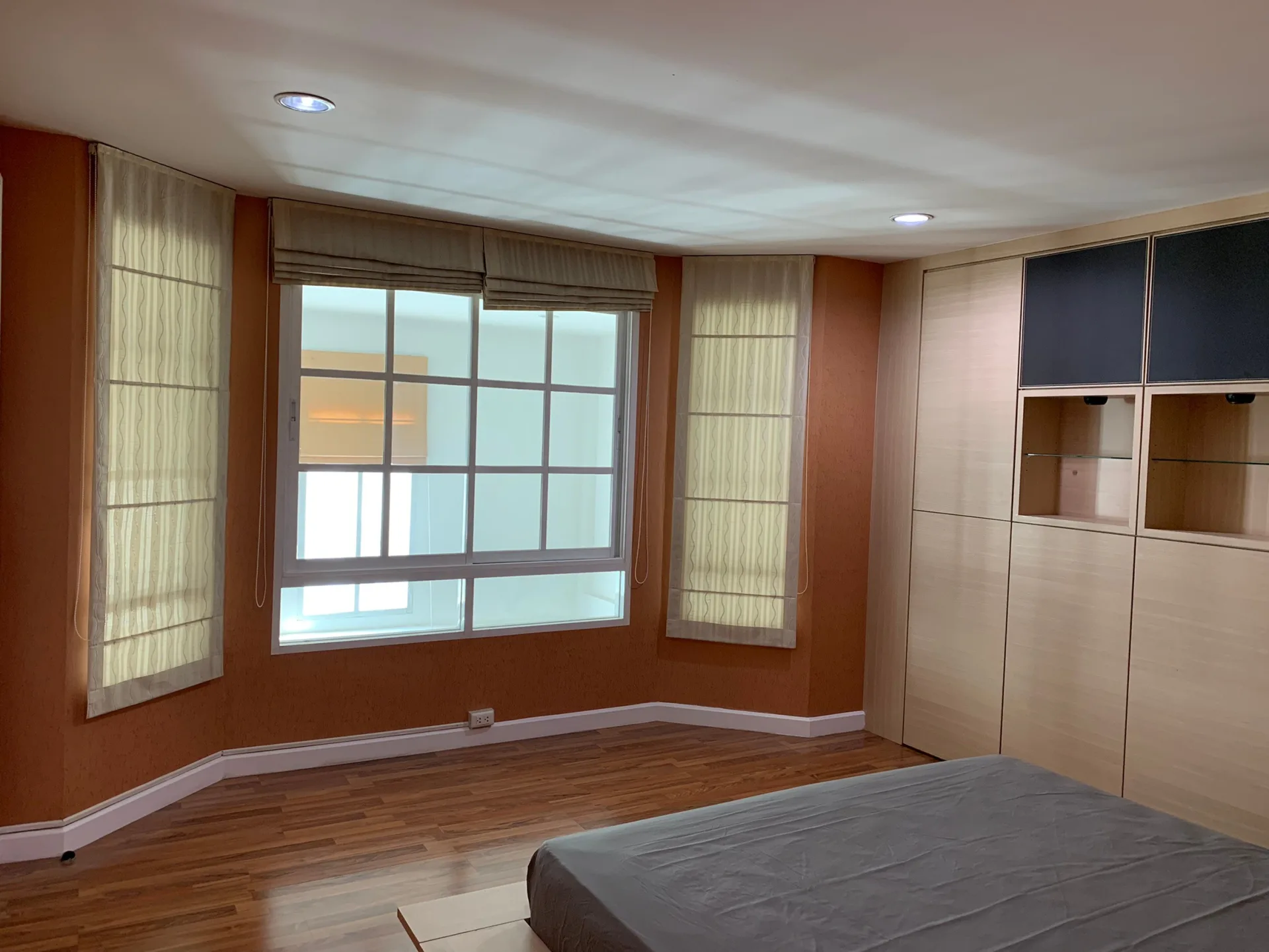 Property photos for Townhouse Soi Santi Suk