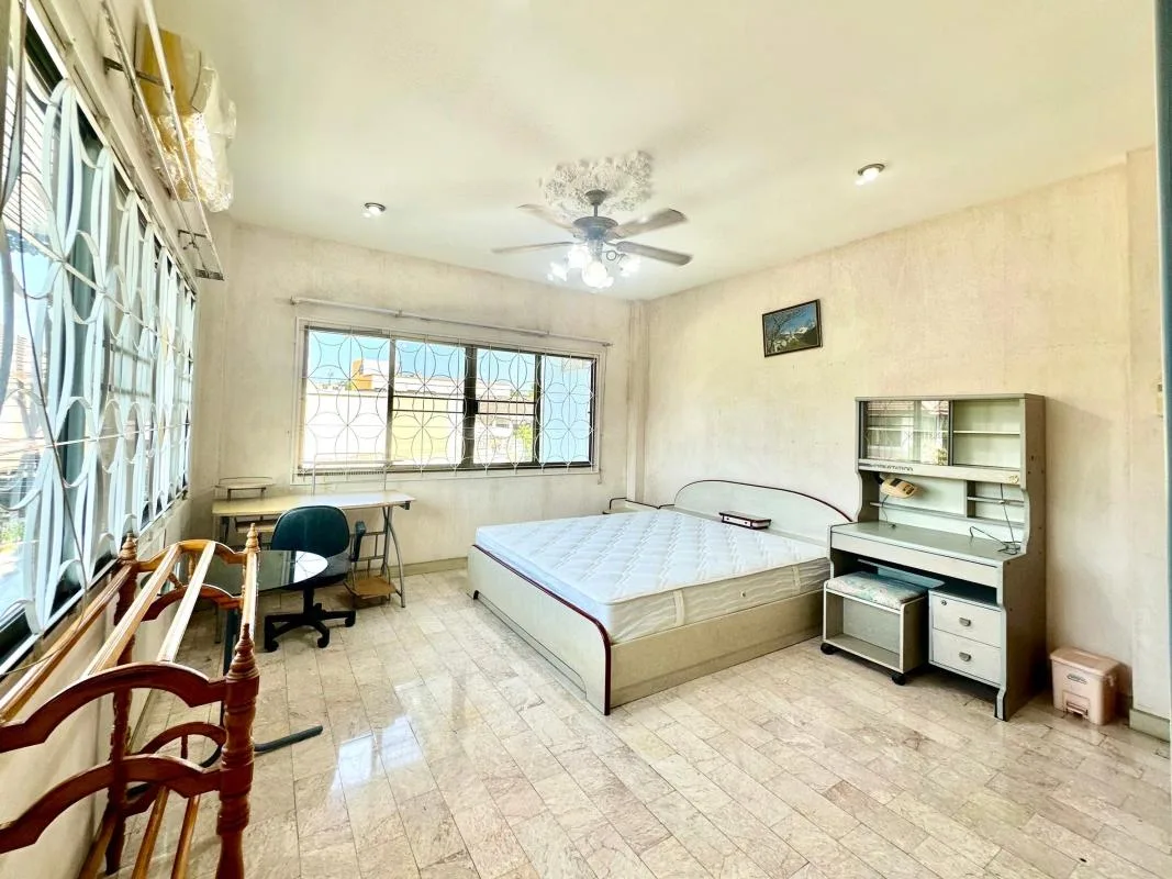 Property photos for Single House 4/109