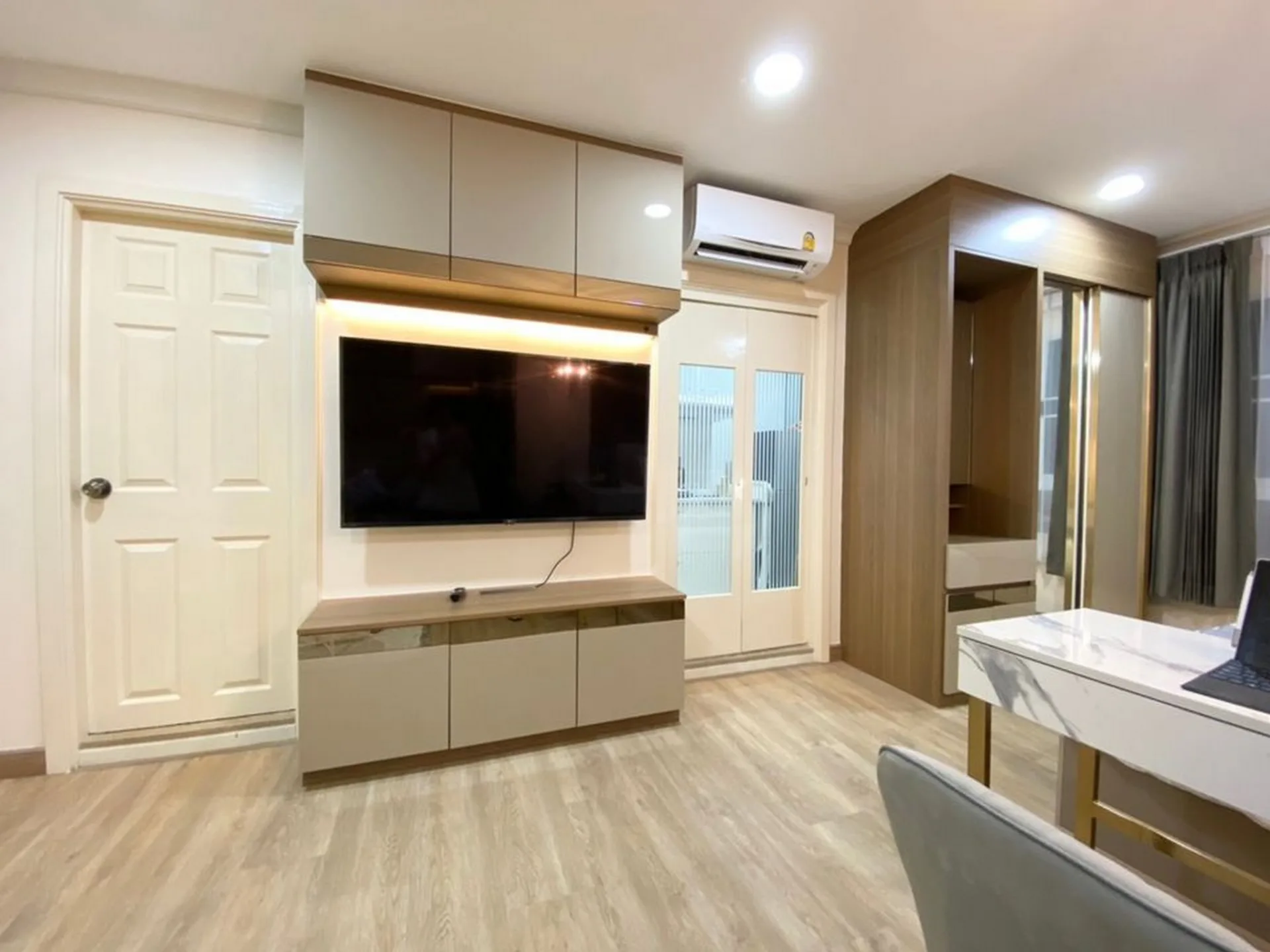 Property photos for Lumpini Suite Sukhumvit 41