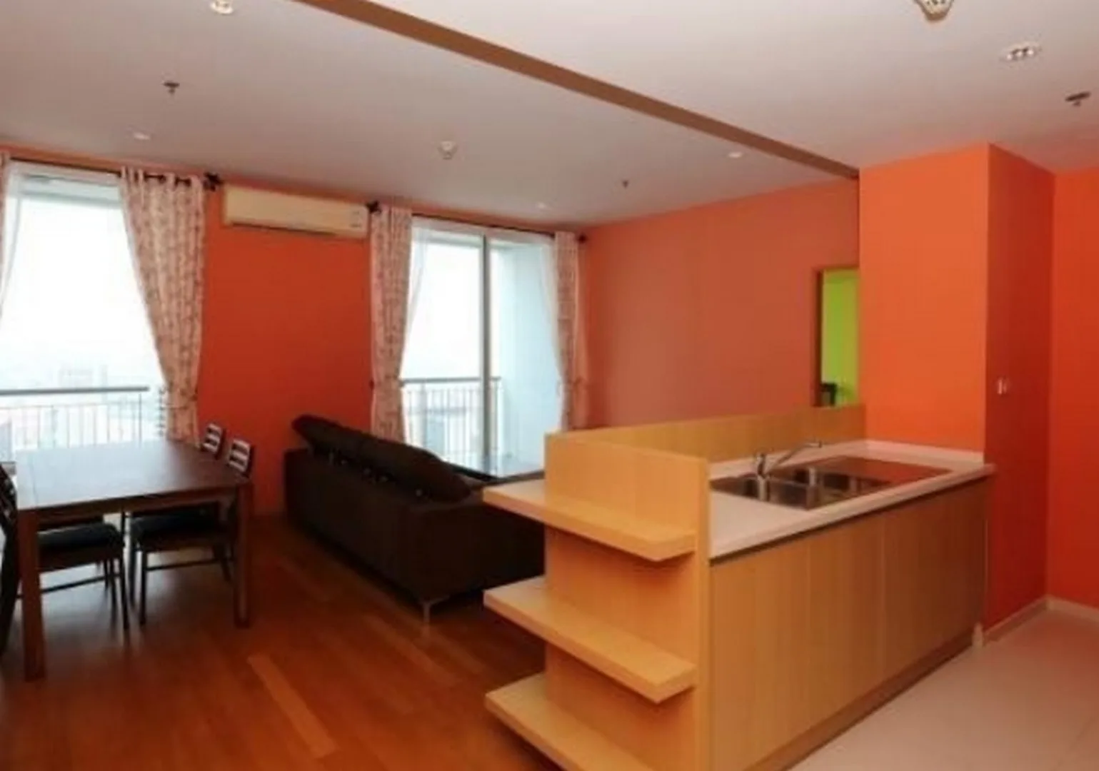 Property photos for Villa Rachatewi