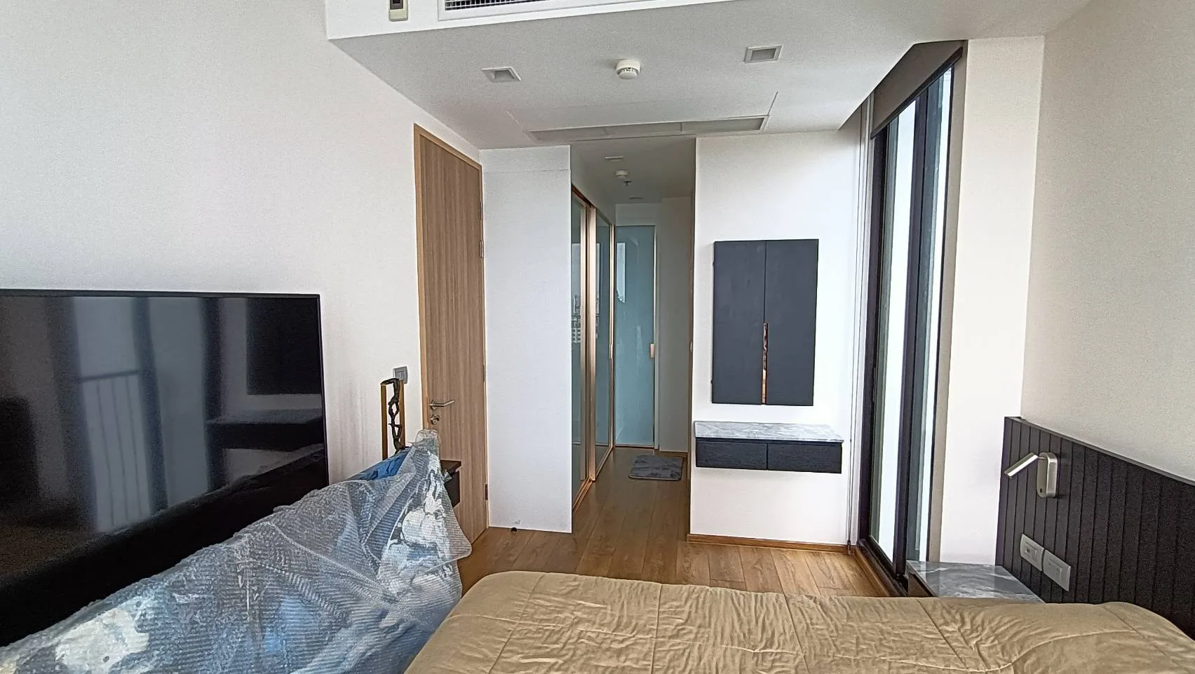 Property photos for Noble BE 33