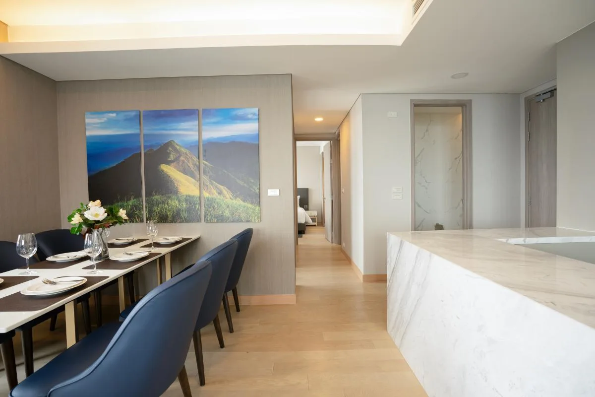 Property photos for Siamese Exclusive Queens