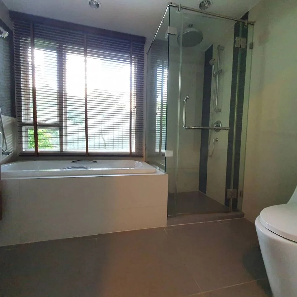 Property photos for The Crest Sukhumvit 49
