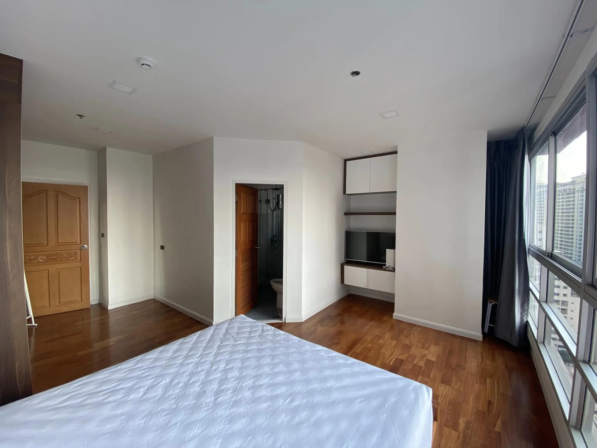 Property photos for Pathumwan Resort