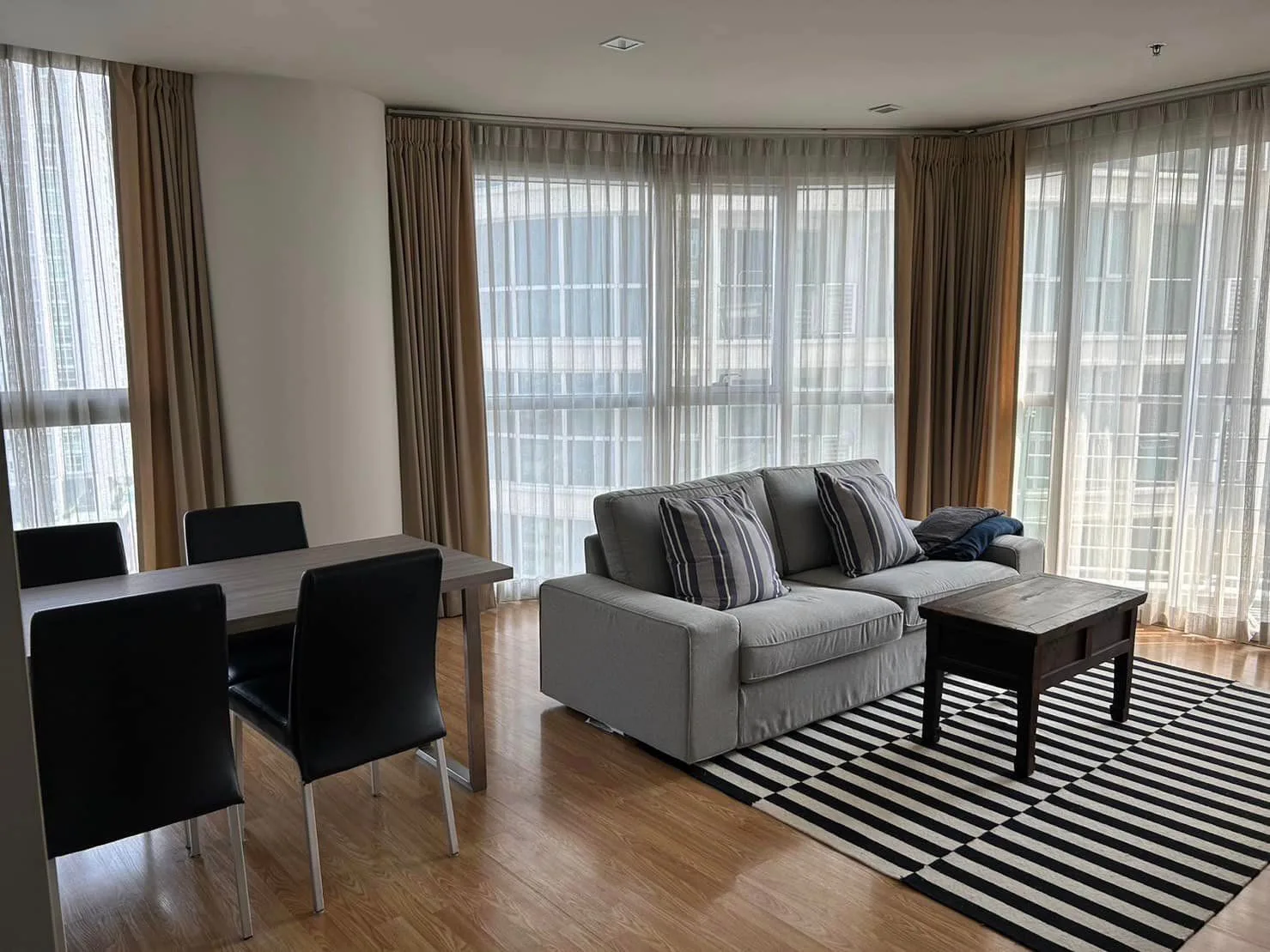 Property photos for Le Luk