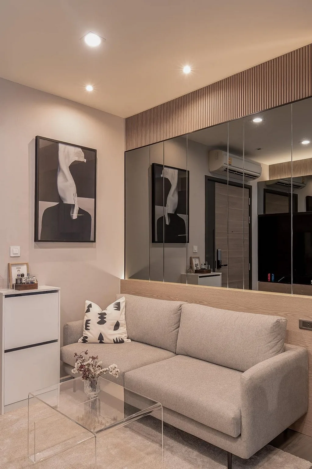 Property photos for The Room Sathorn - St.Louis
