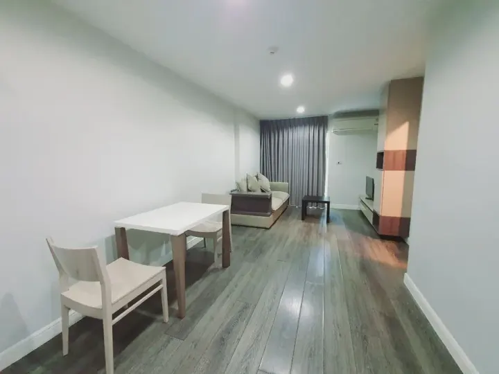 Property photos for The Crest Sukhumvit 49