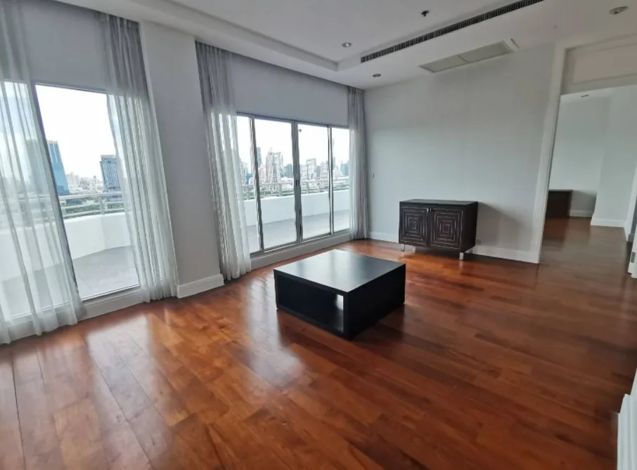 Property photos for Royal Residence Park