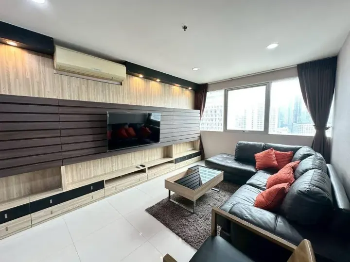 Property photos for St. Louis Grand Terrace