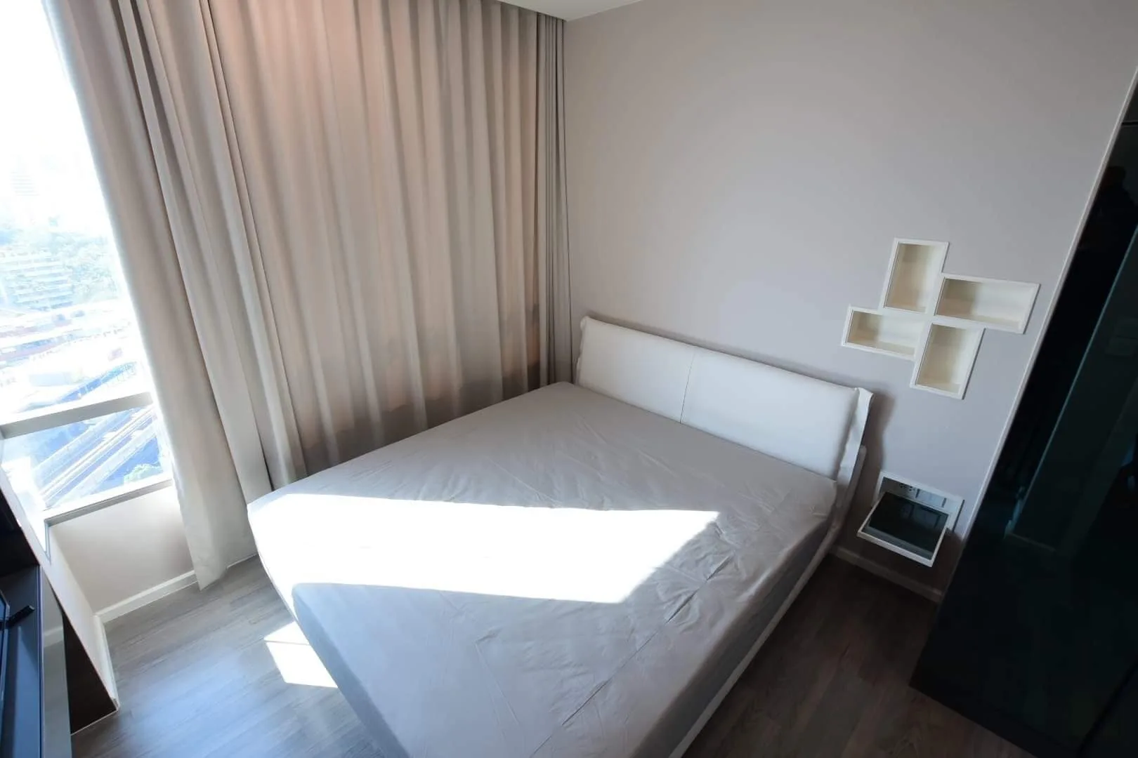 Property photos for The Room Sukhumvit 69