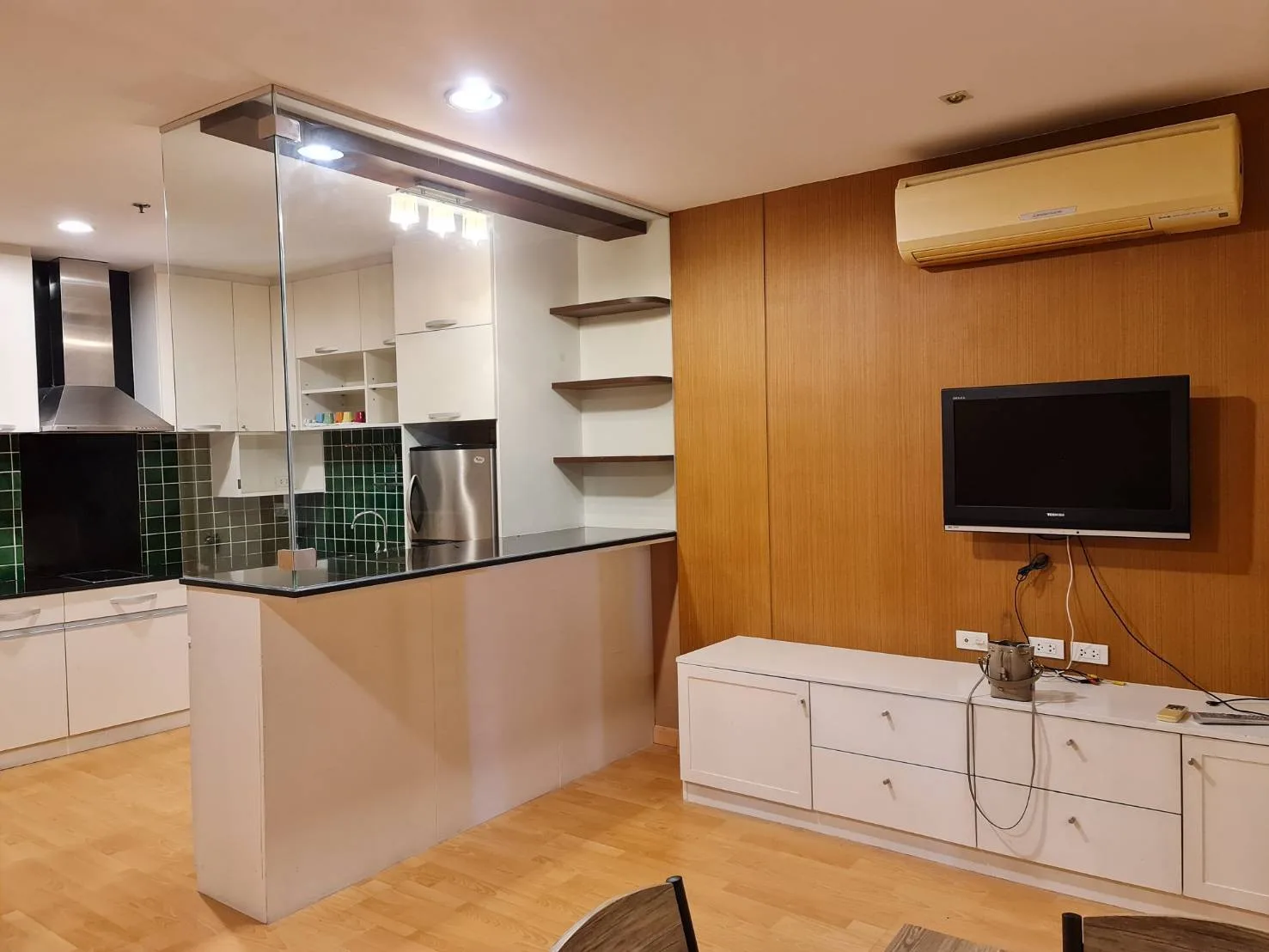 Property photos for The Room Sathorn - St.Louis