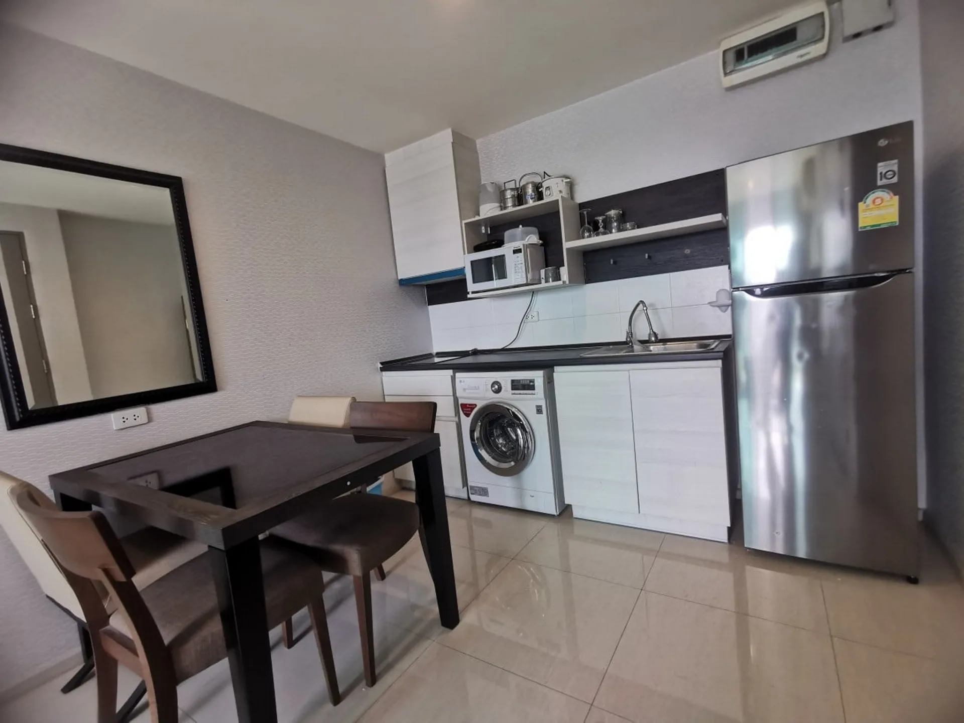 Property photos for Life Ratchadapisek