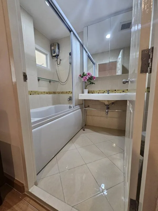 Property photos for Life @ Ratchada