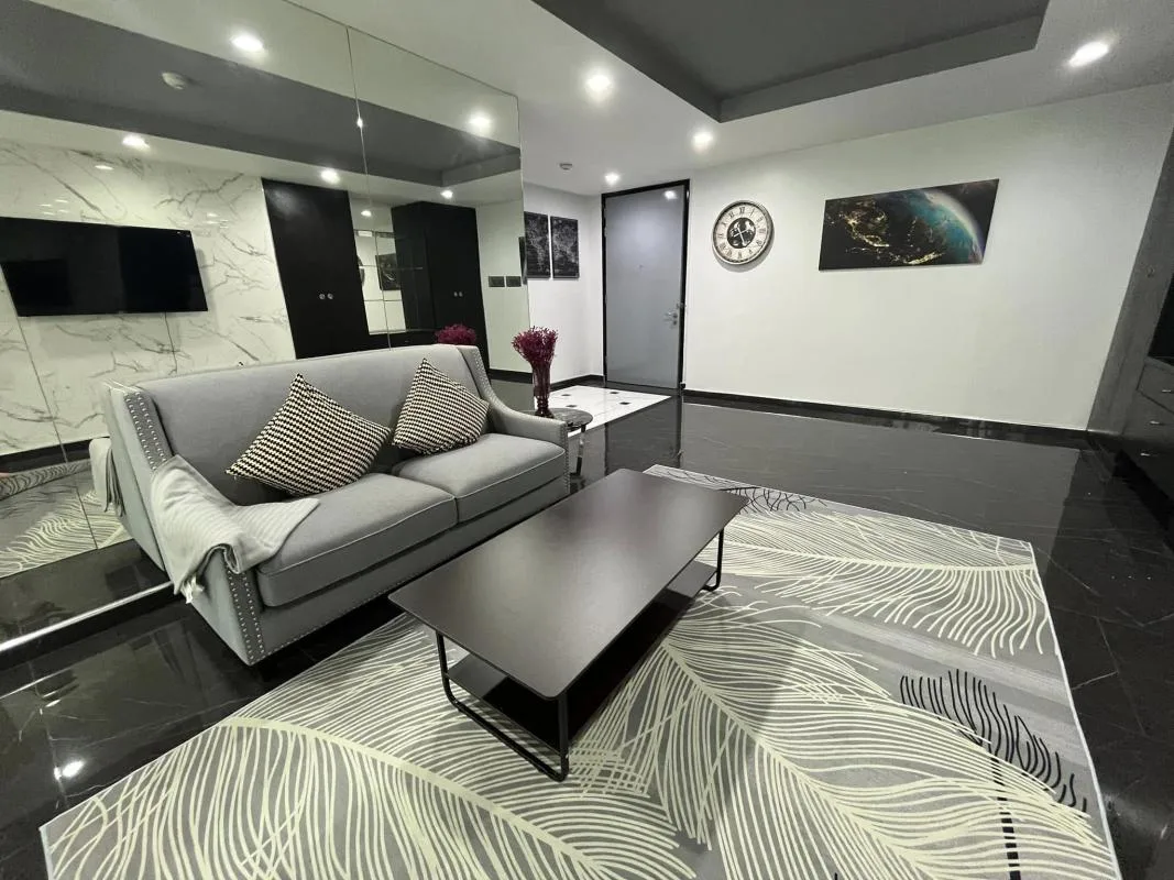 Property photos for Avenue 61