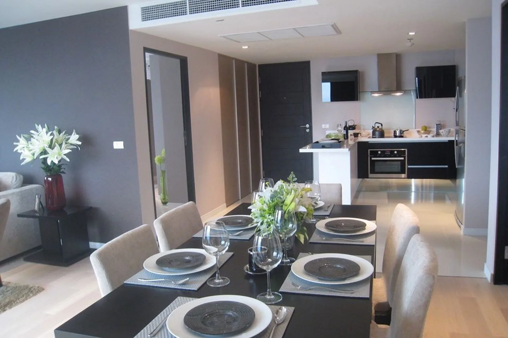 Property photos for Eight Thonglor Residence