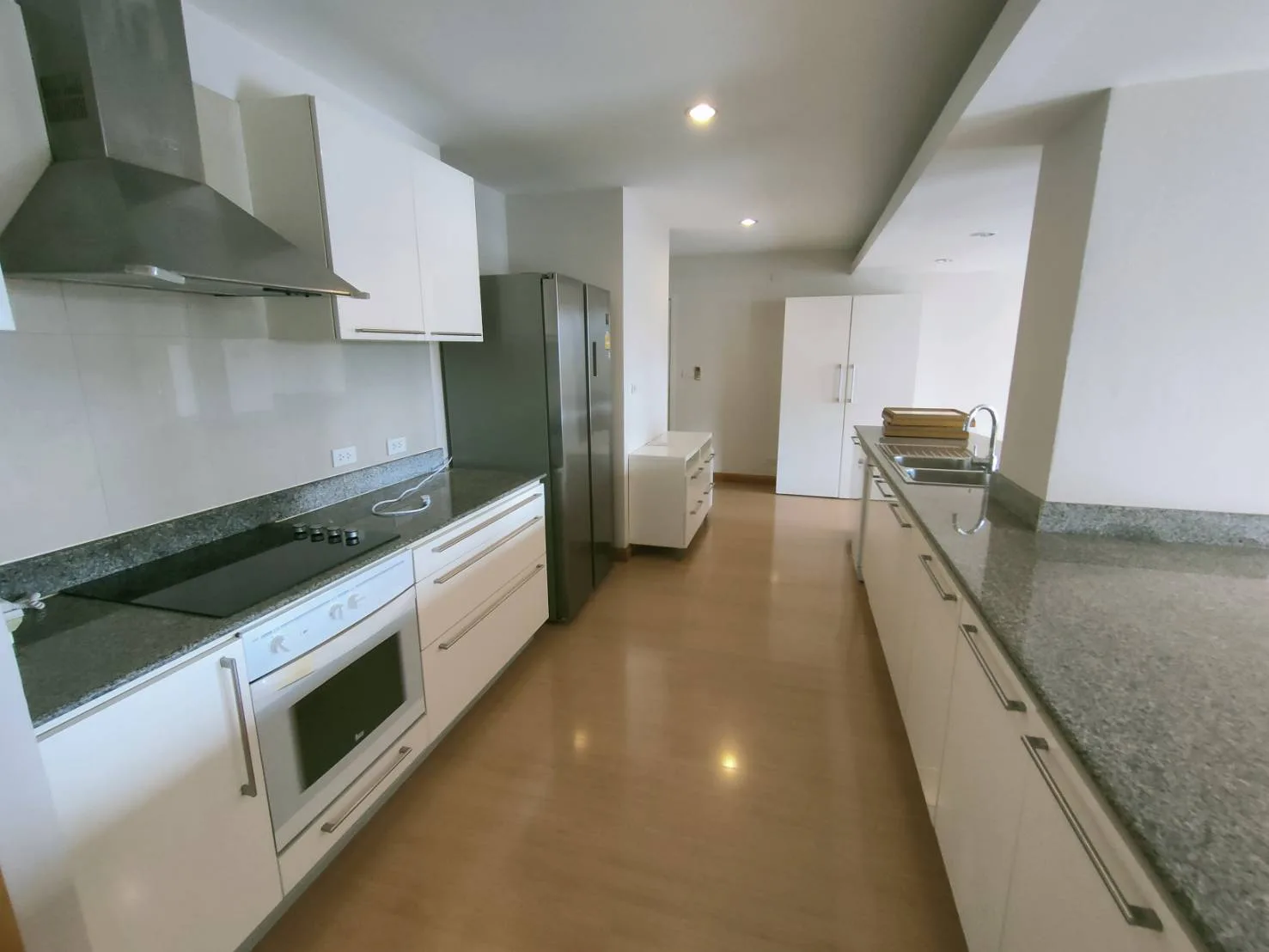 Property photos for Park View Mansion