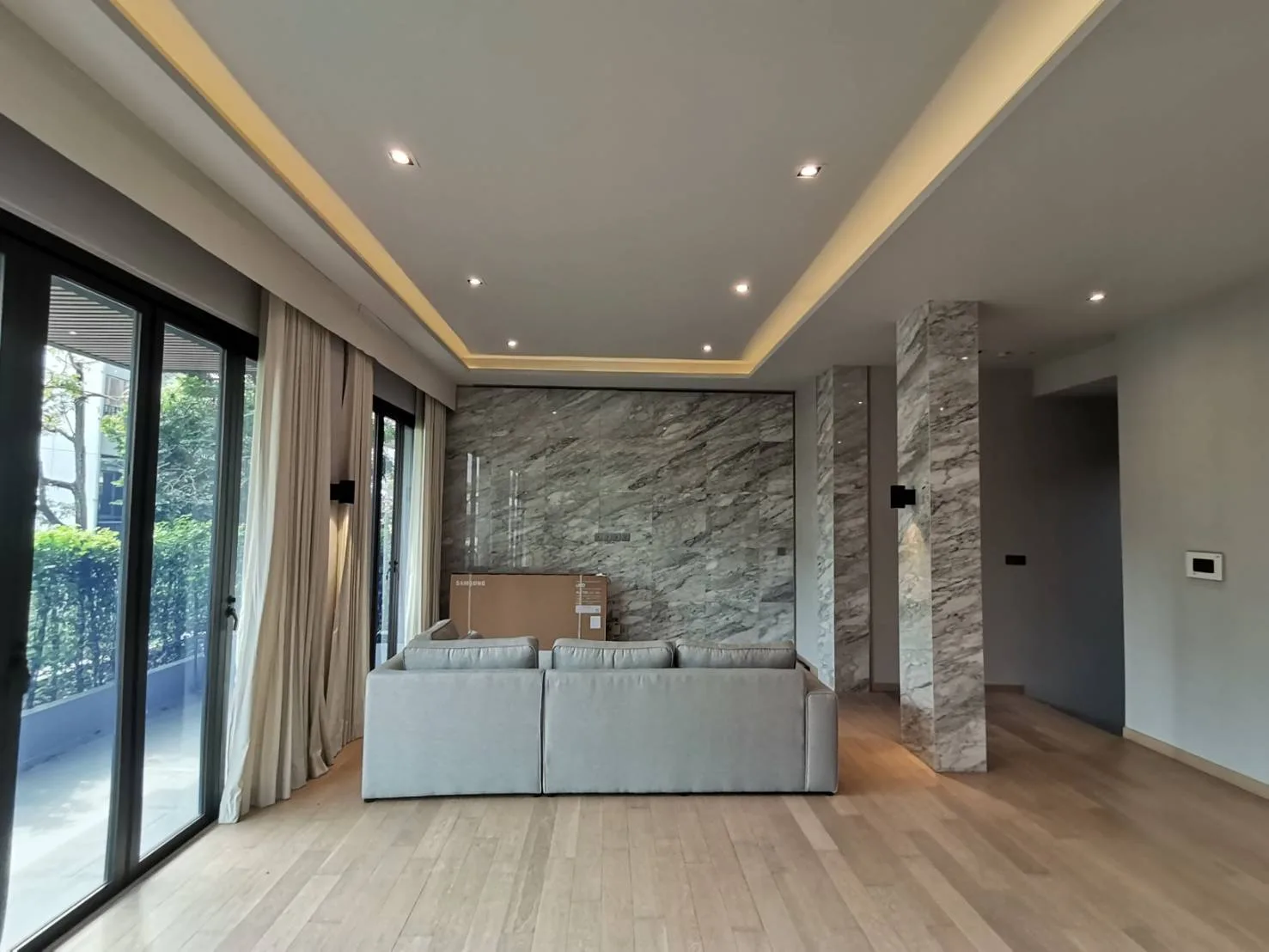 Property photos for Arna Ekamai
