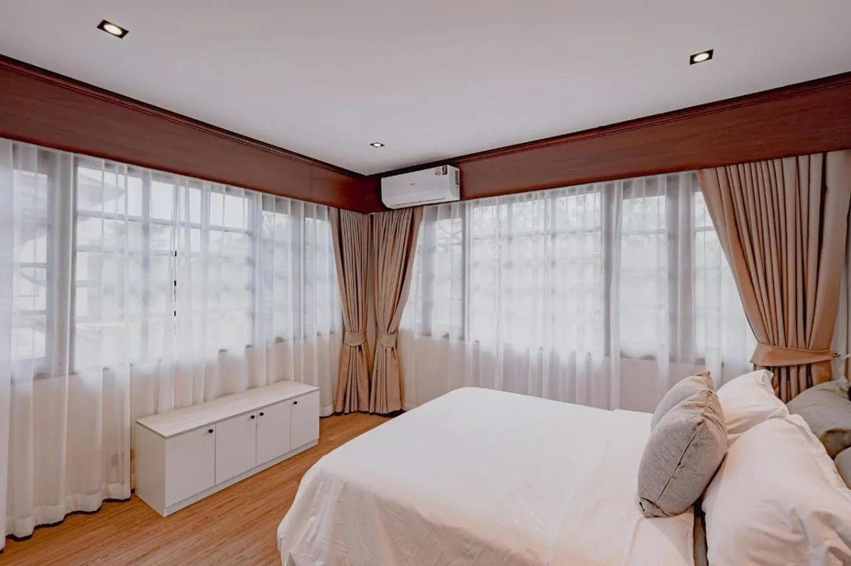 Property photos for Single House Suk. 101