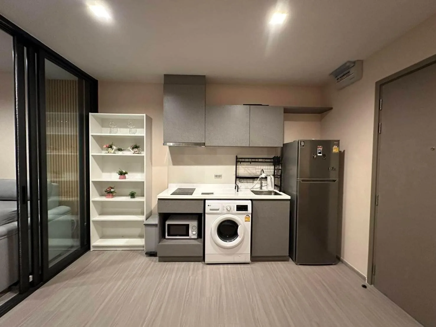 Property photos for Life Asoke Hype