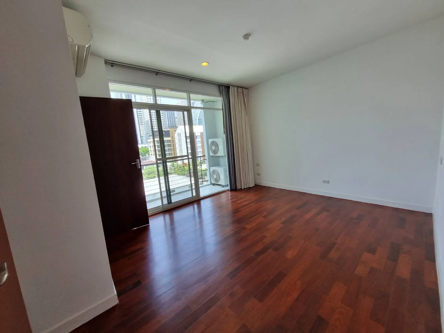 Property photos for The Verandah - Sukhumvit Soi 23