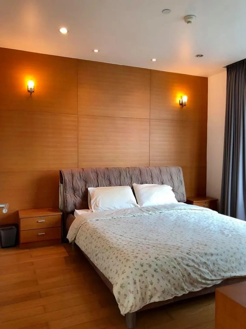 Property photos for MANHATTAN CHIDLOM