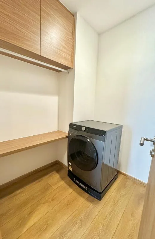 Property photos for Noble BE 33