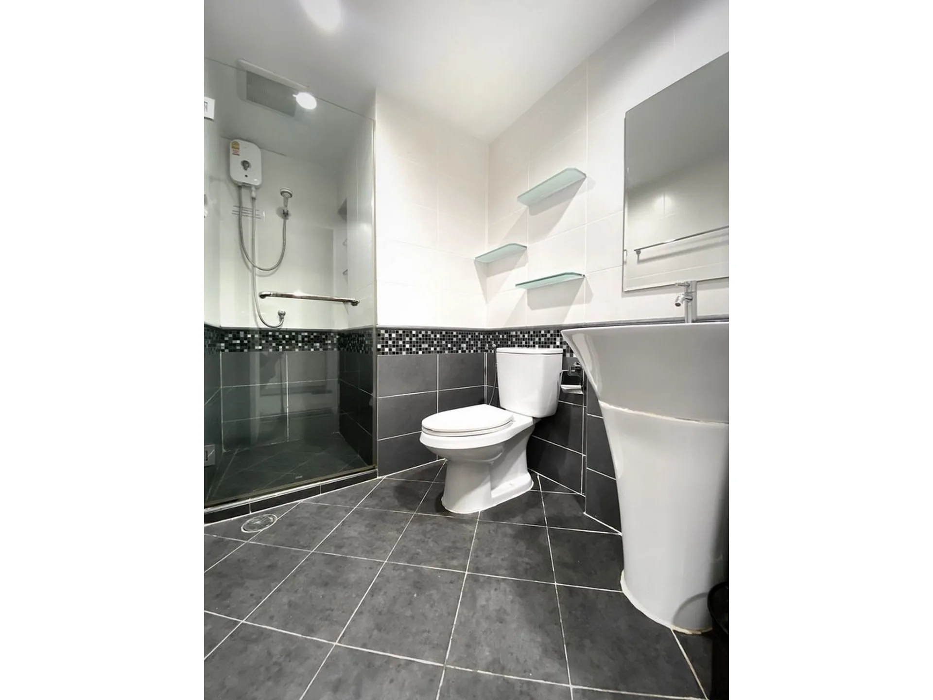 Property photos for The Waterford Sukhumvit 50 Onnut