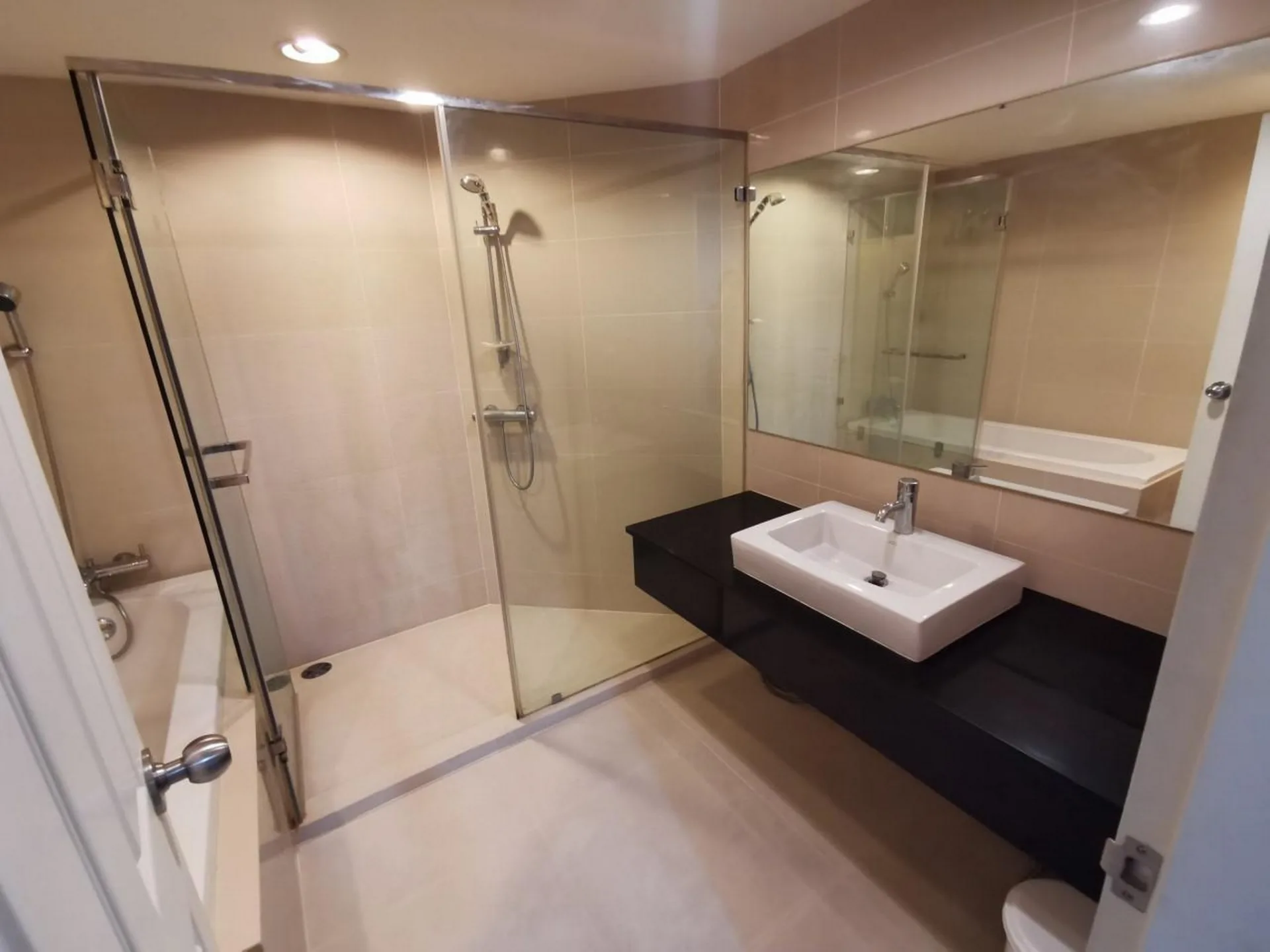 Property photos for Belle Grand Rama 9