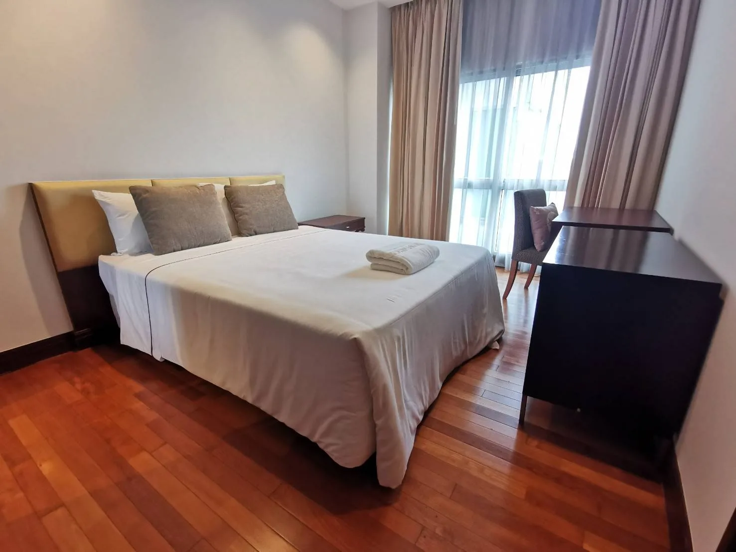 Property photos for Royal Residence Park
