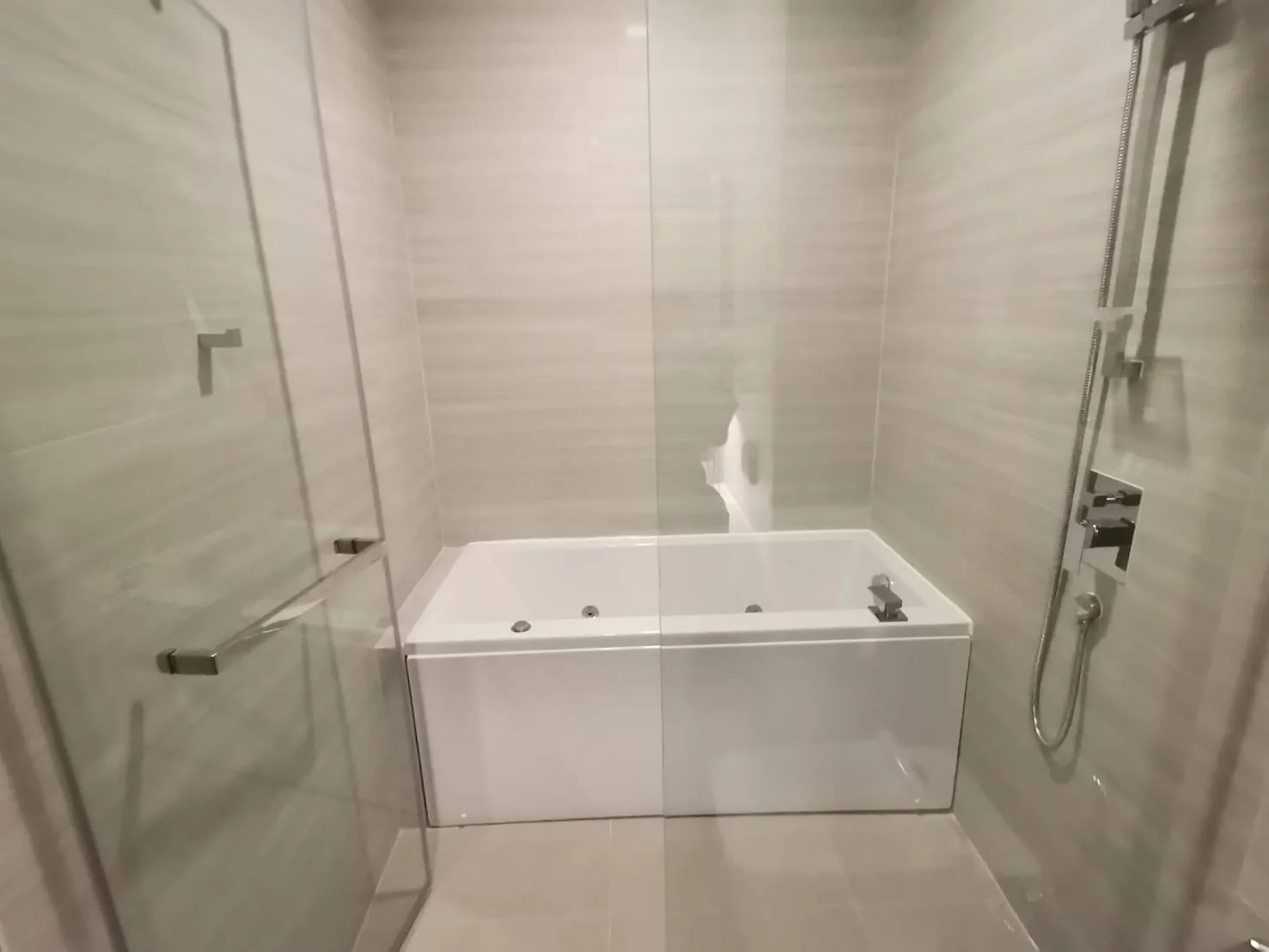 Property photos for Park Origin Thonglor