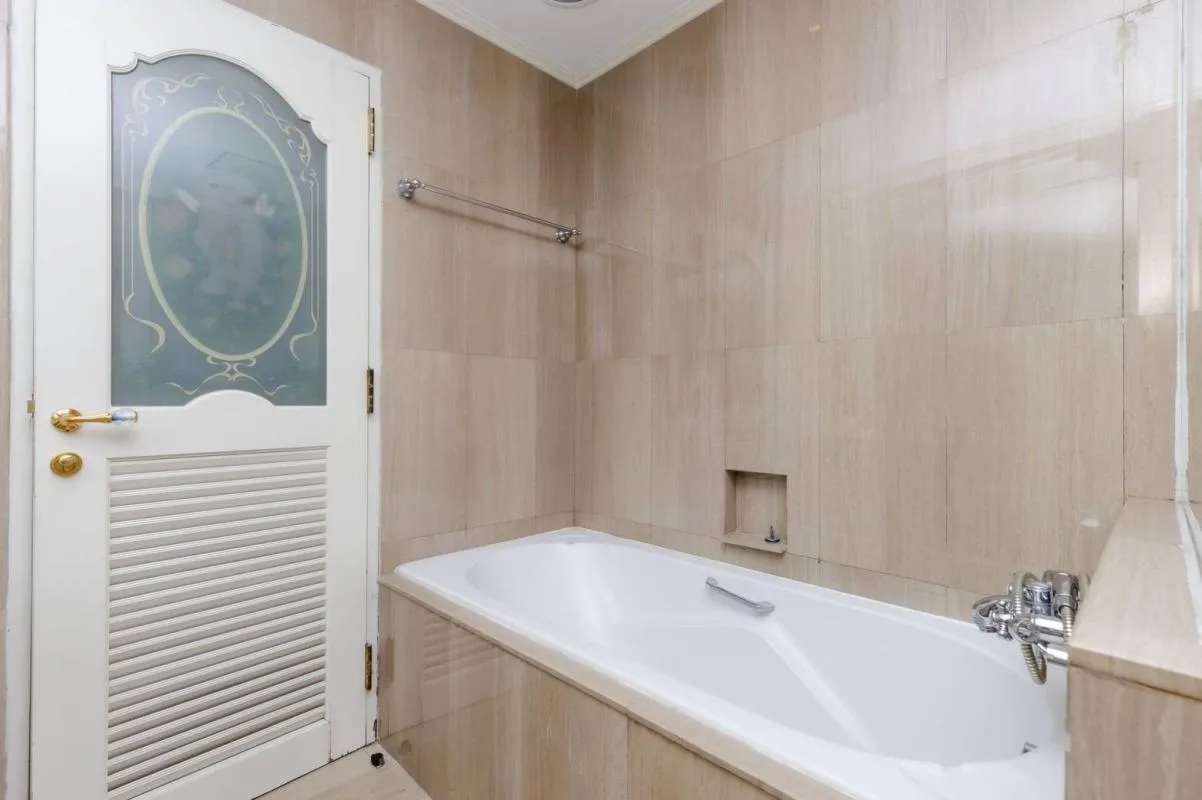 Property photos for Langsuan Ville