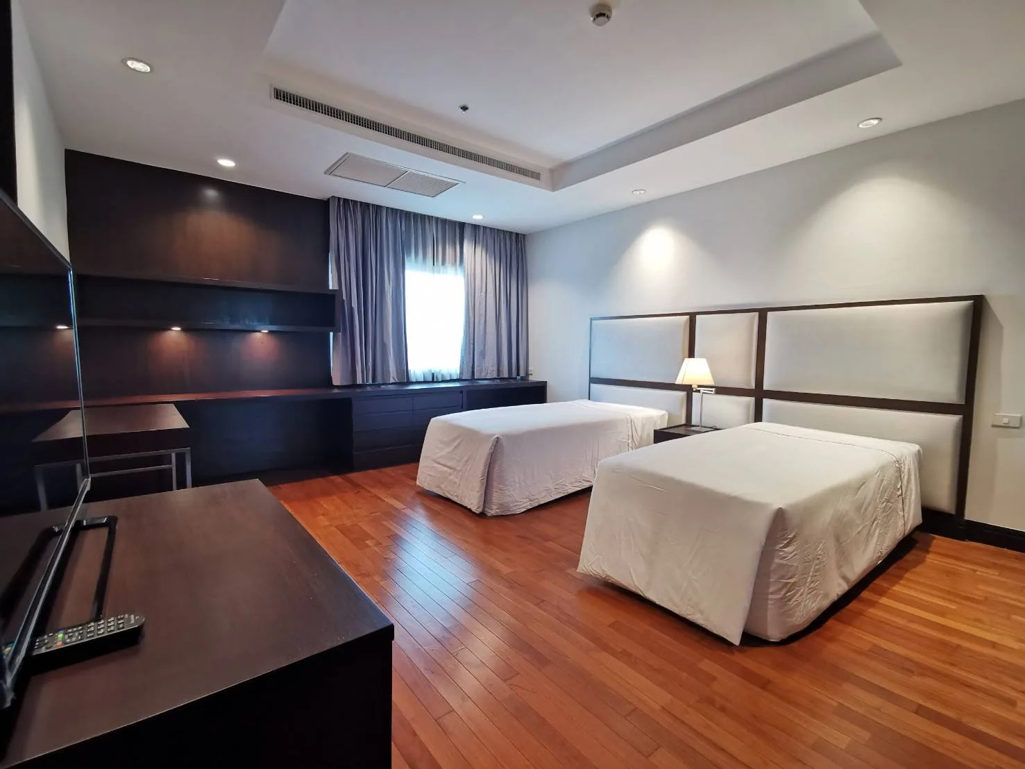 Property photos for Royal Residence Park