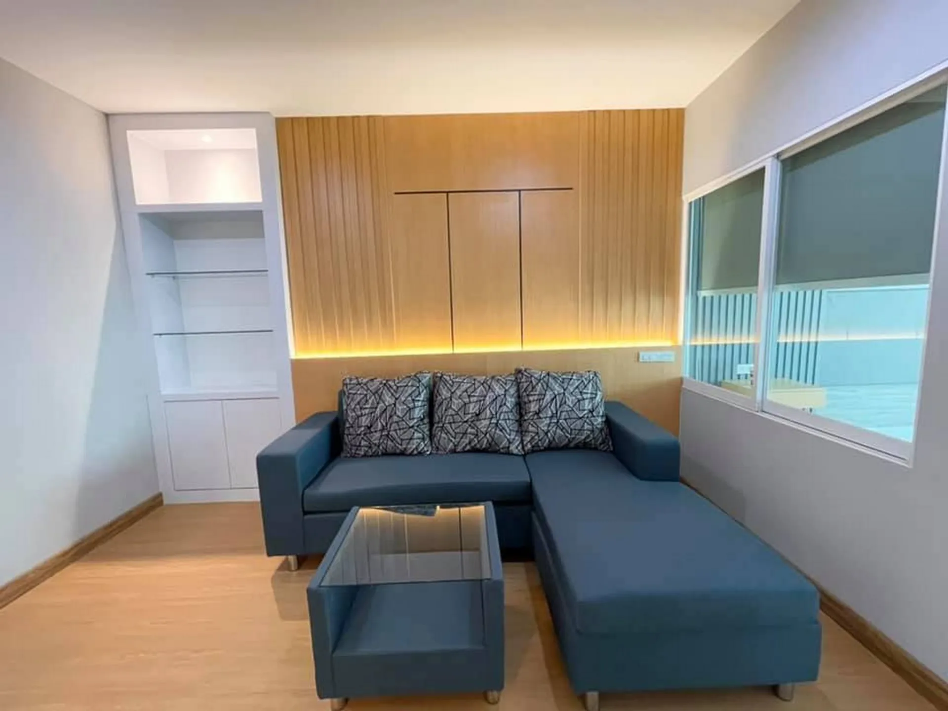 Property photos for Life @ Phahon - Ari