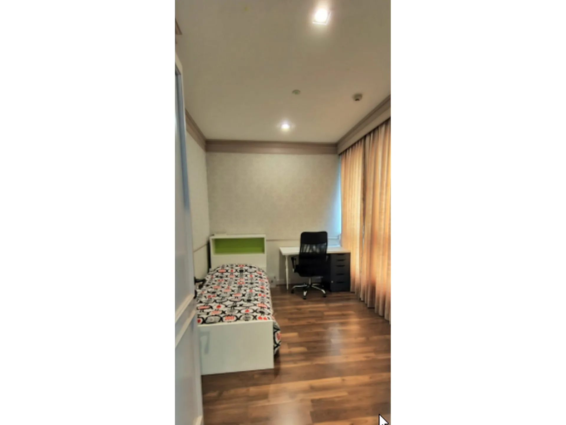 Property photos for The Room Sukhumvit 62