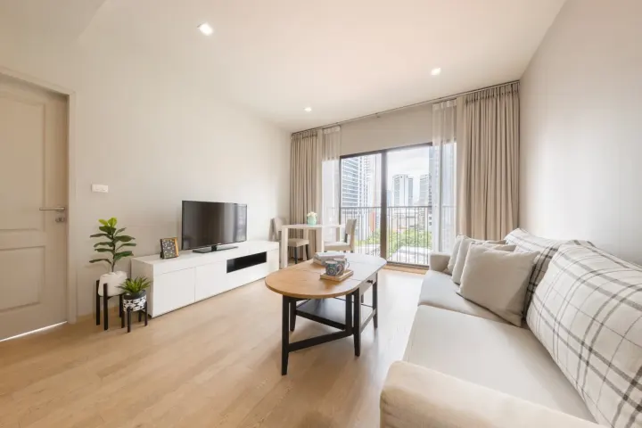 Property photos for Noble Refine