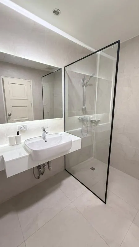 Property photos for Noble Lite