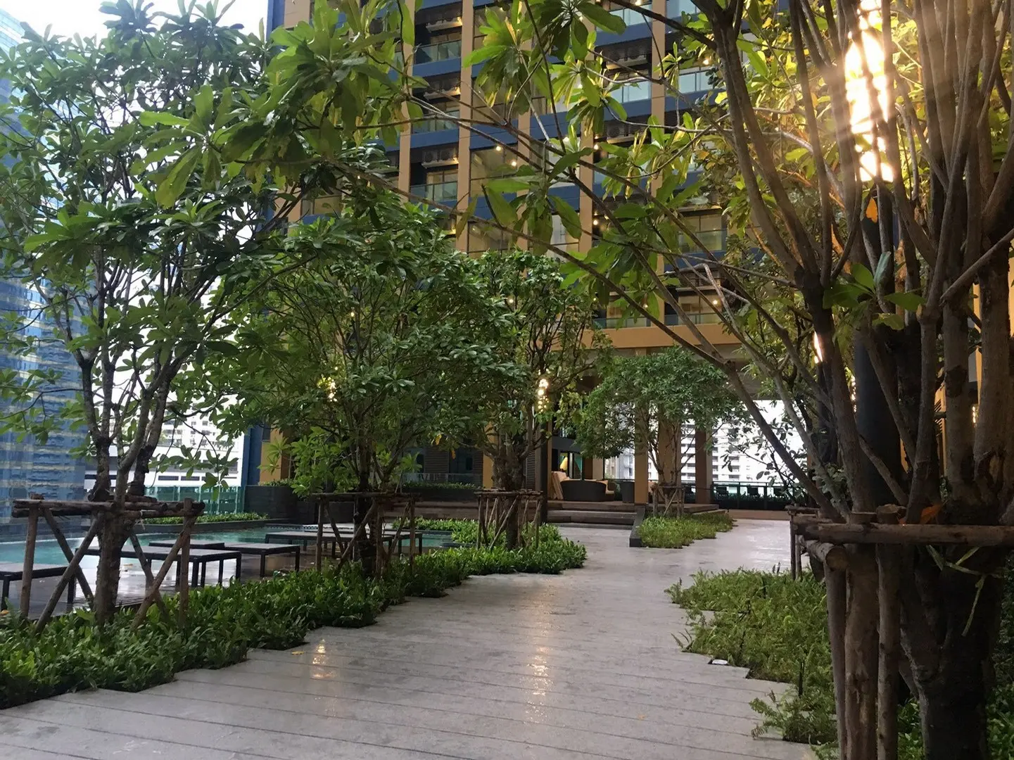 Property photos for Lumpini Suite Phetchaburi - Makkasan