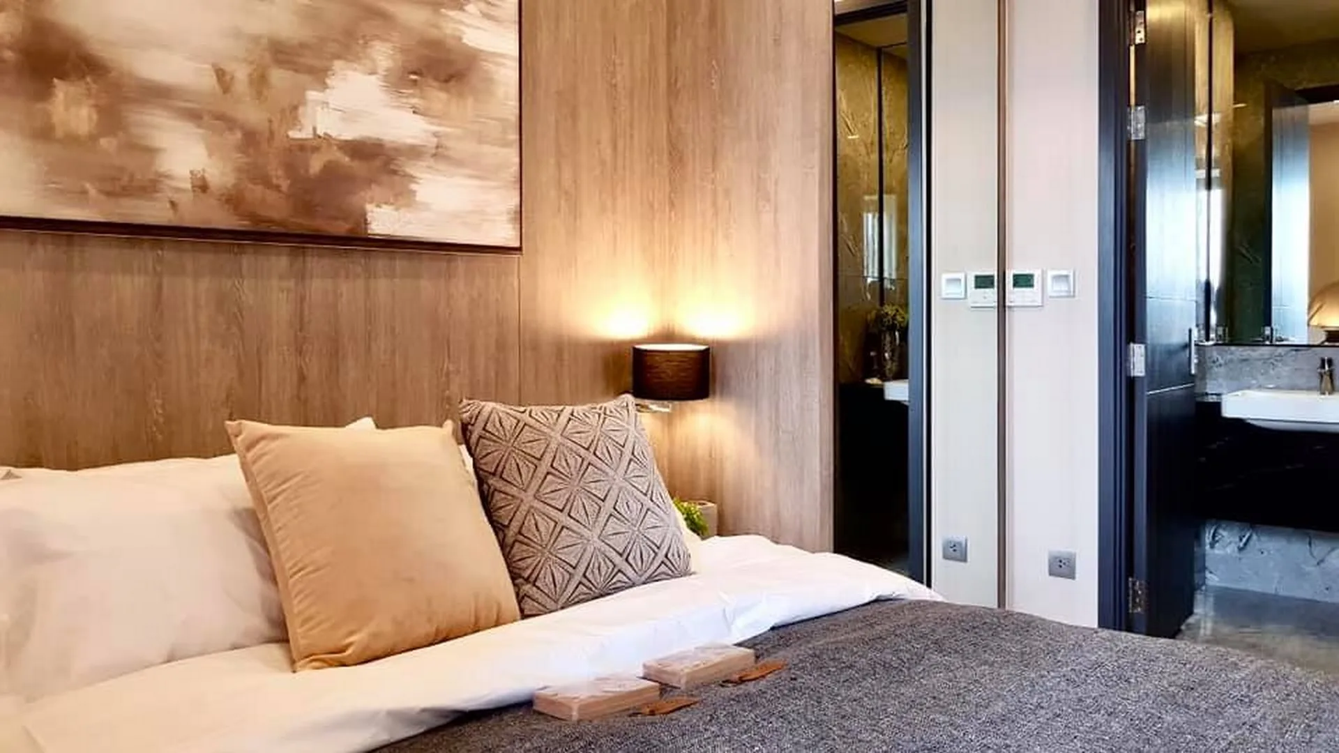 Property photos for Ashton Asoke