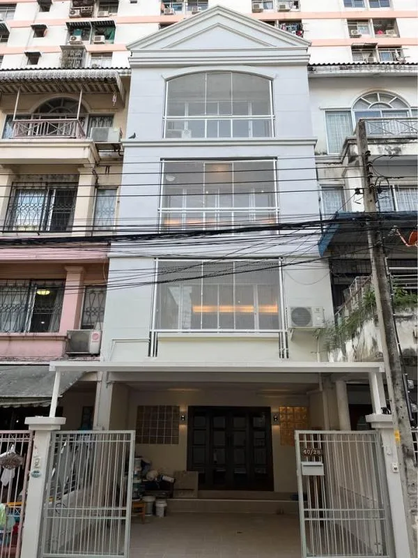 Property photos for Townhouse Soi Wachiratham