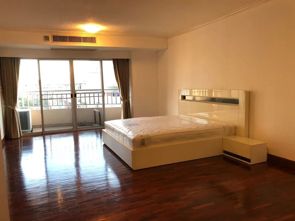 Property photos for Sathorn Park Place