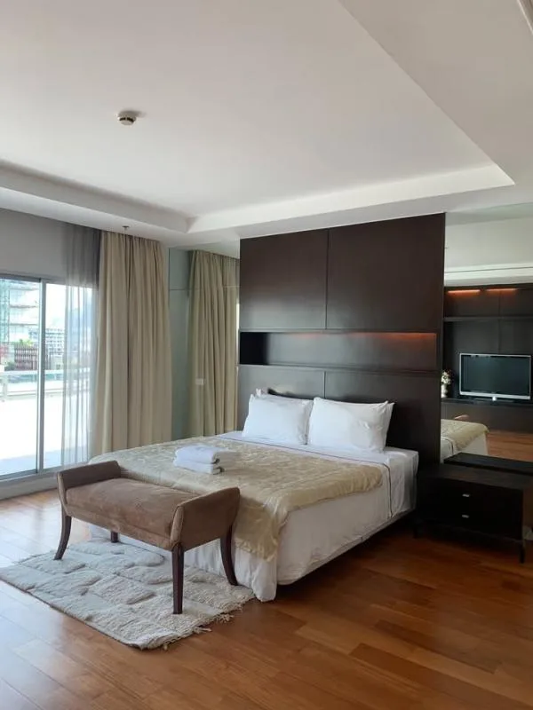 Property photos for Royal Residence Park