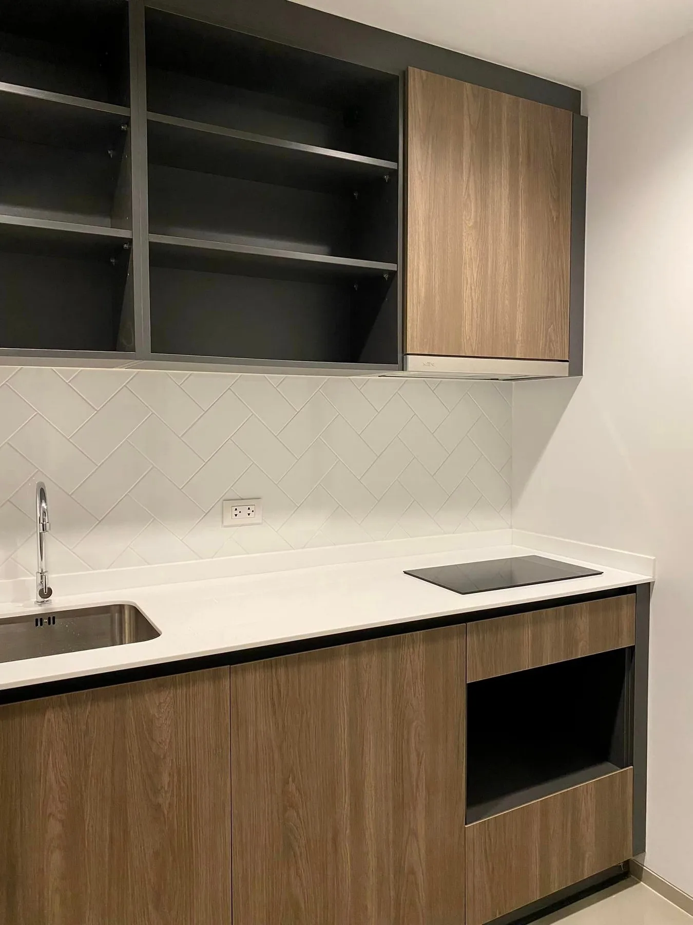 Property photos for THE LINE Phahonyothin Park