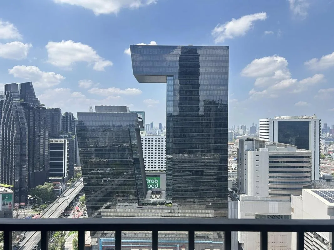 Property photos for Nue District R9