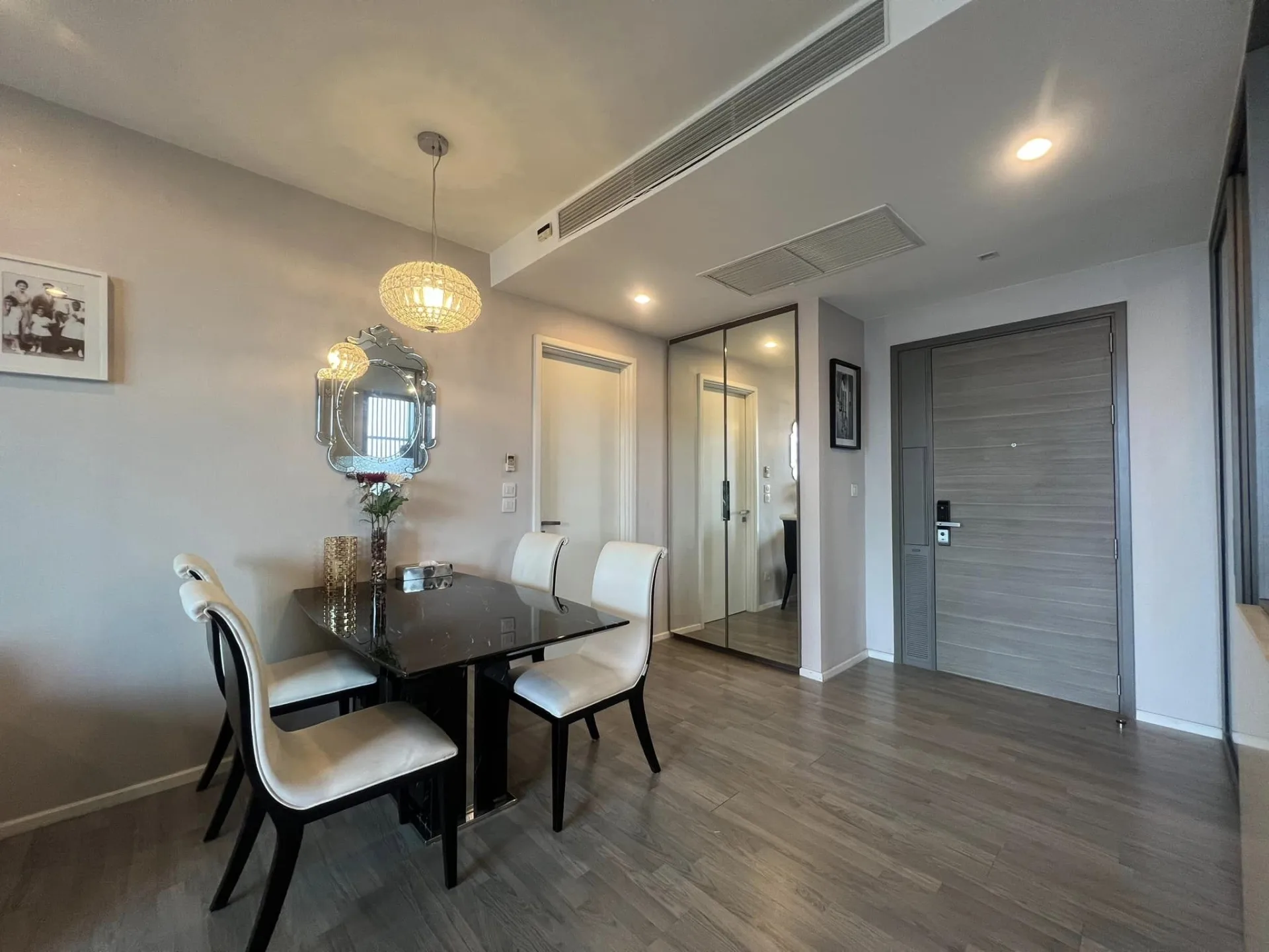 Property photos for The Room Sukhumvit 69