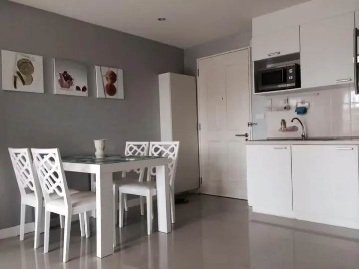 Property photos for The Clover Thonglor