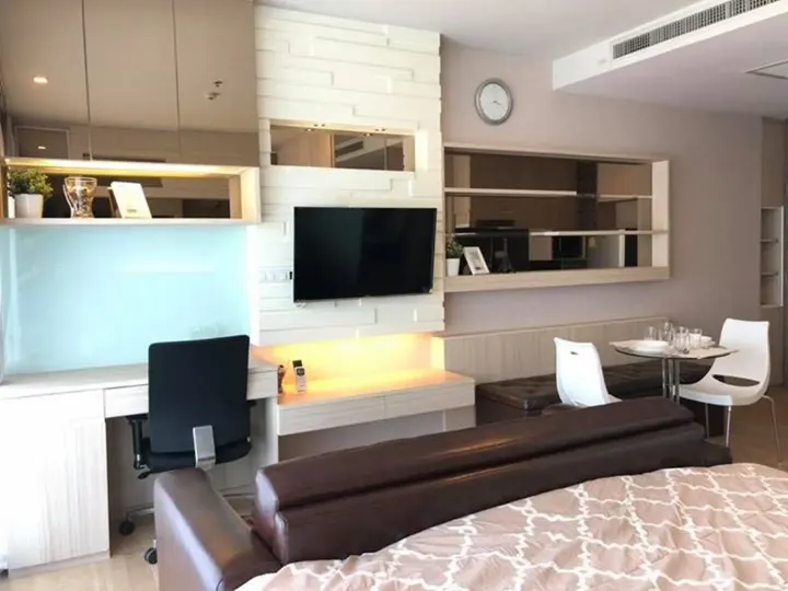Property photos for Noble Refine